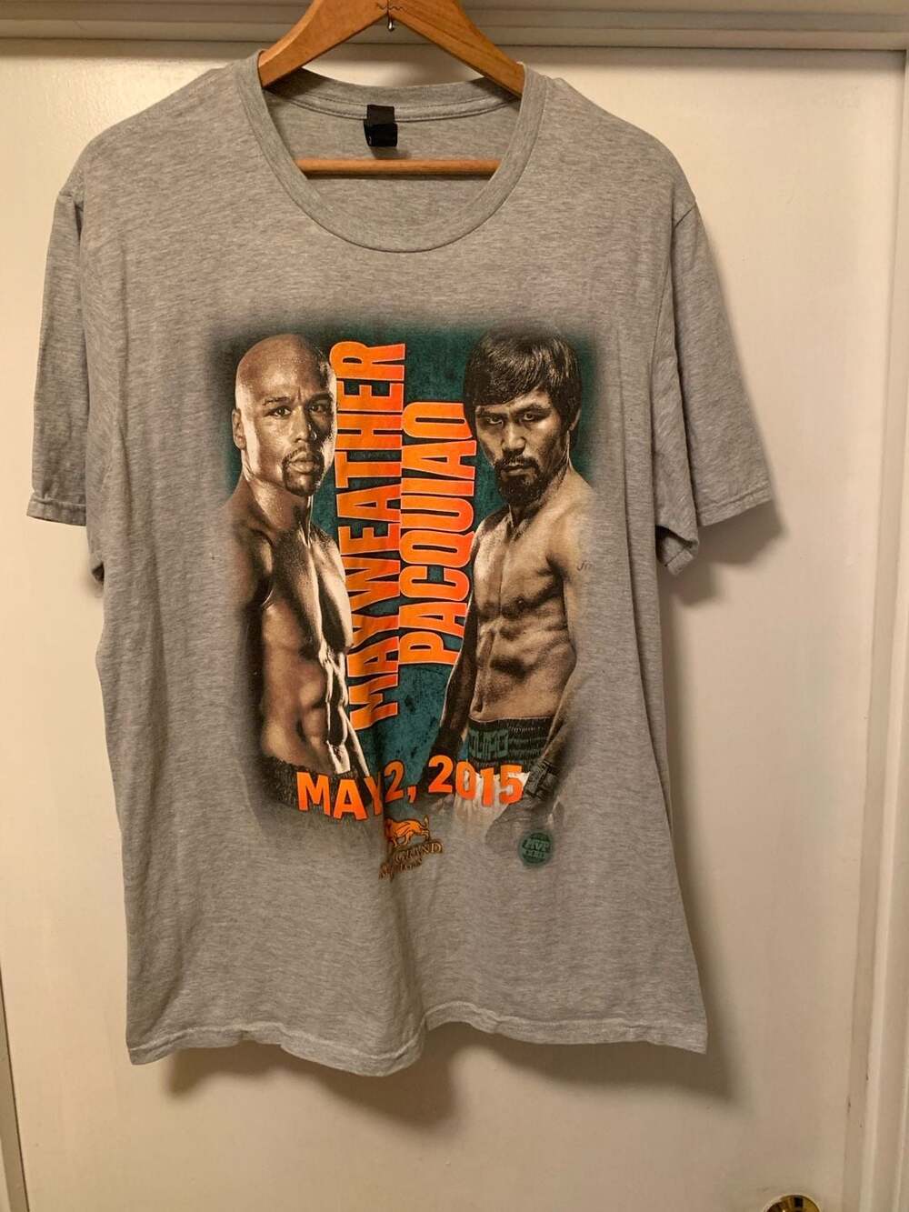 District Mayweather vs Pacquiao Size XL Gray Graphic T-Shirt